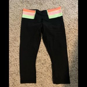 Black lululemon wunder under leggings